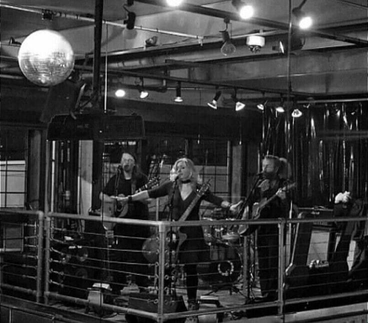 Trio Top of the World